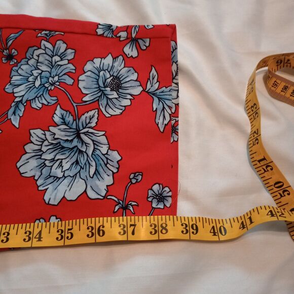 Roz & Ali Crop Ankle Pants Plussize 24 Red Floral Stretch Slimming Zip Front - Picture 8 of 9